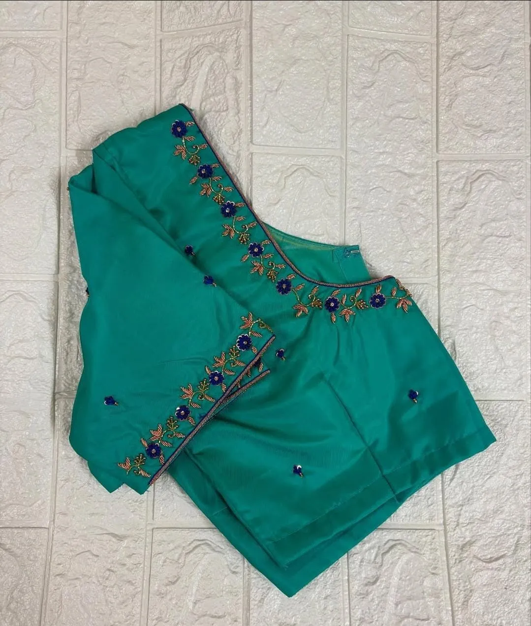 Minimalist Green Zardosi Blouse – A Perfect Blend of Tradition & Simplicity