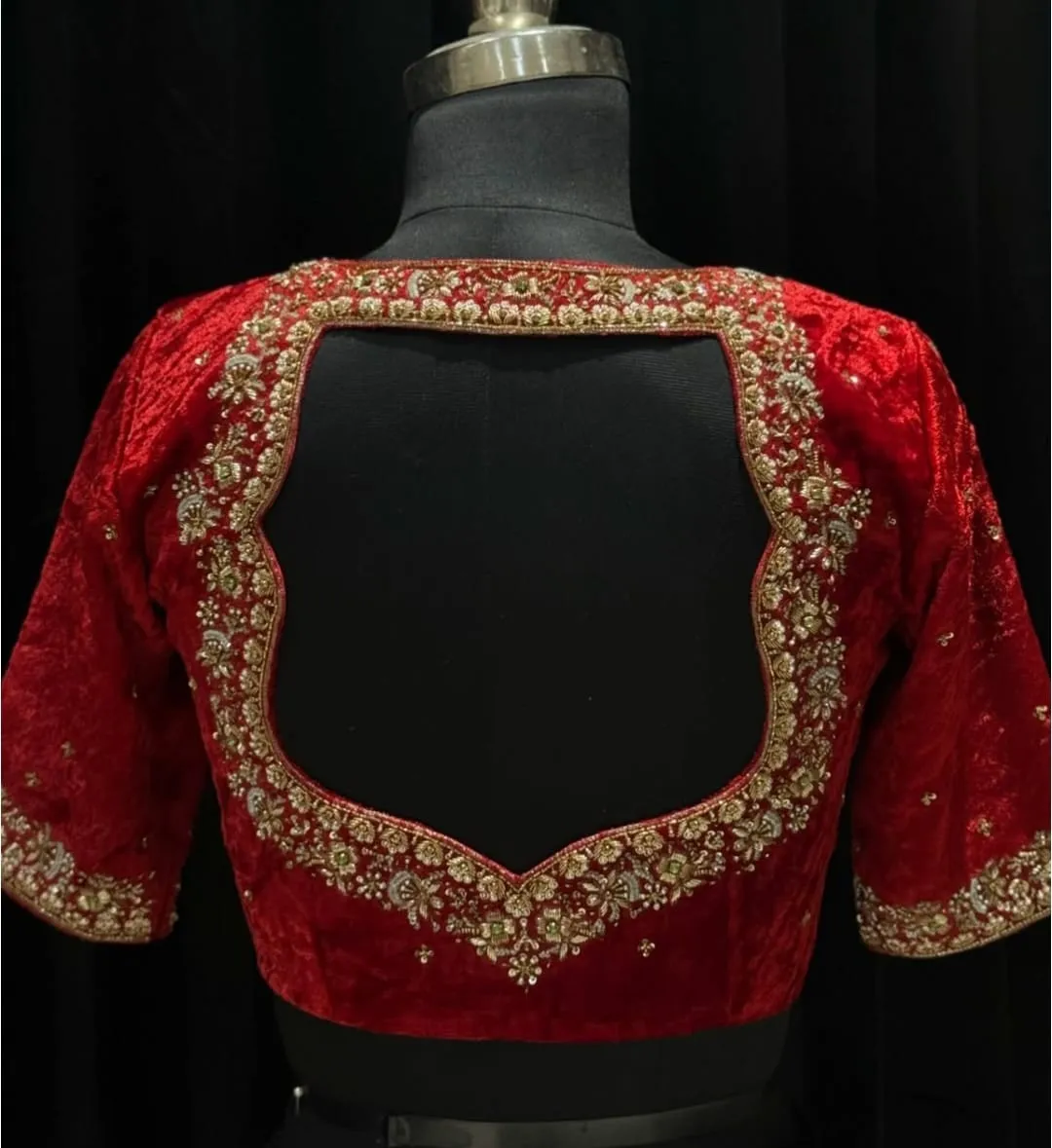 Luxurious Velvet Maggam Work Blouse – Trending Statement Piece!