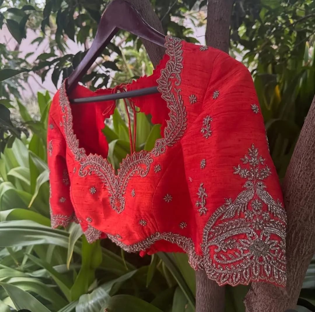 Royal Red Wedding Blouse – Unveil Bridal Grandeur!