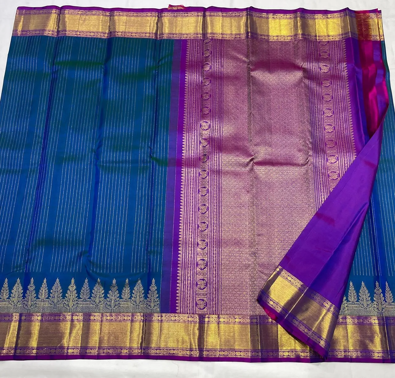 Exquisite Blue Pure Kanchipuram Silk Saree  Handloom Crafted with 2G++ Pure Zari  Silk Mark Tag - Image 2