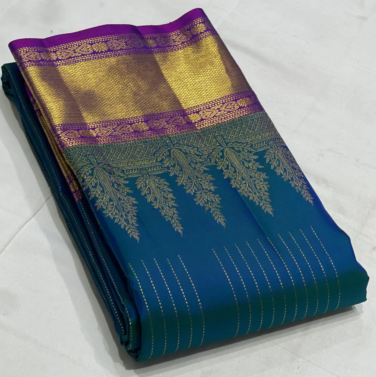 Exquisite Blue Pure Kanchipuram Silk Saree  Handloom Crafted with 2G++ Pure Zari  Silk Mark Tag - Image 3