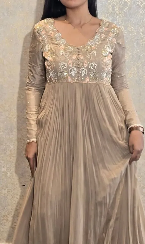 Exquisite Cream Couture Gown Ultimate Embroidered Dress for 2025 Events - Image 2