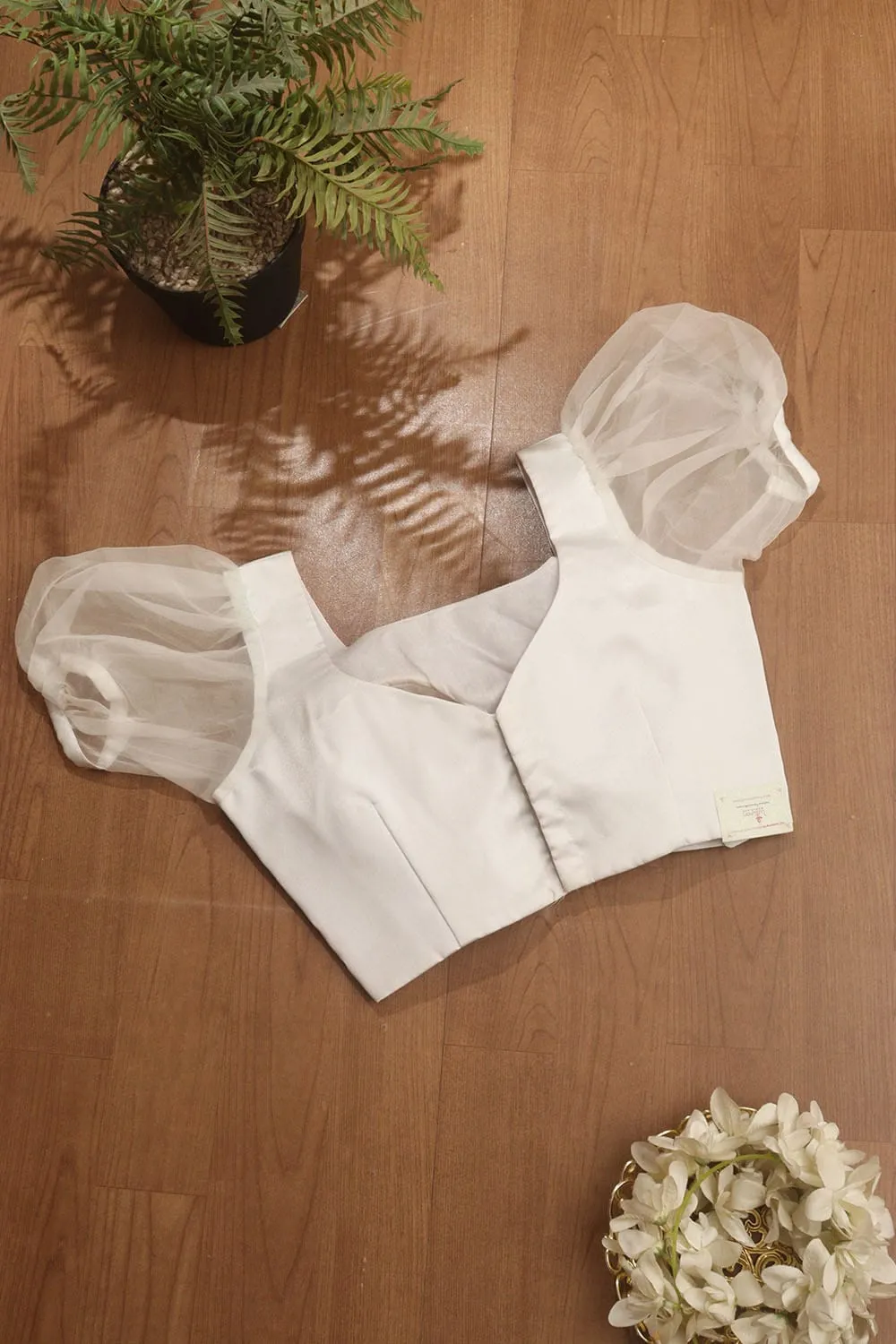 Ready-to-Wear White Organza BlouseTrendy Puff Sleeves Designer Saree Top - Image 3